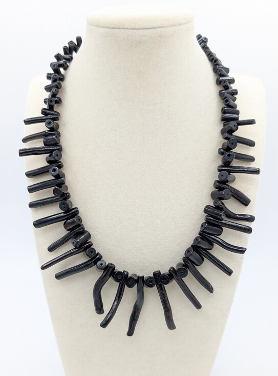 Jewelry - Genuine Black Coral 14k Gold Necklace 18"